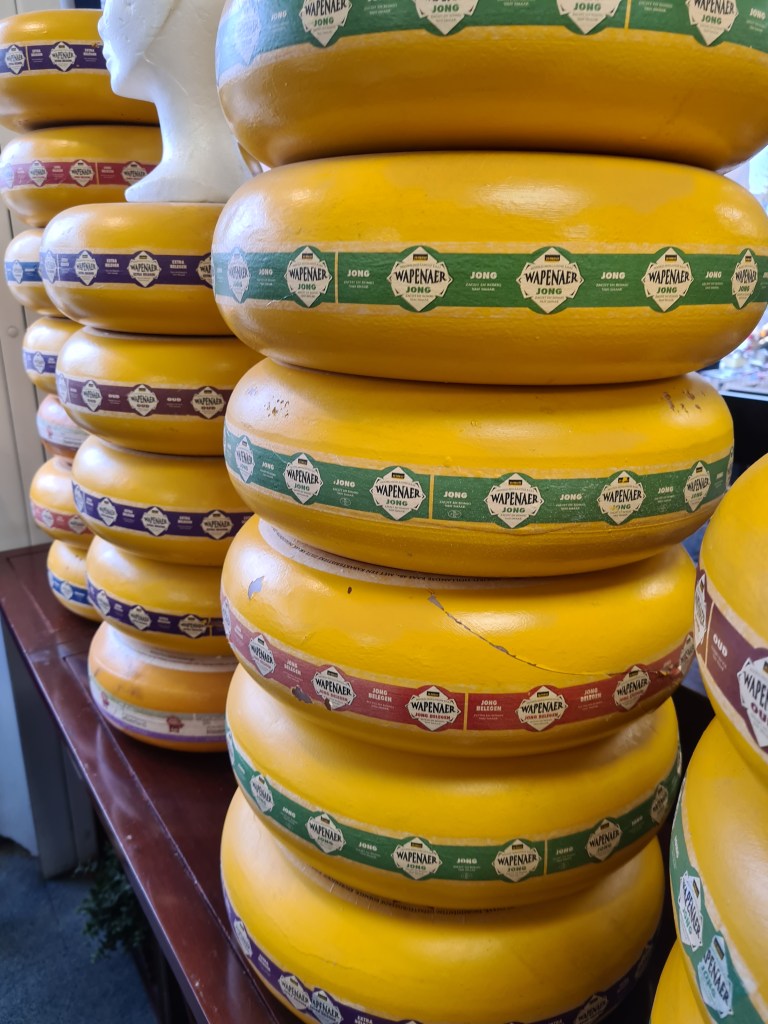 Kaaswielen gevonden bij een kringloopwinkel